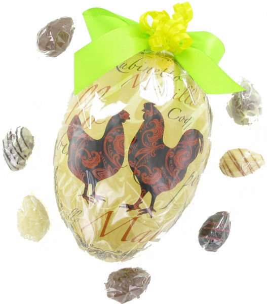 Ein großes Osterei mit Confiserie
